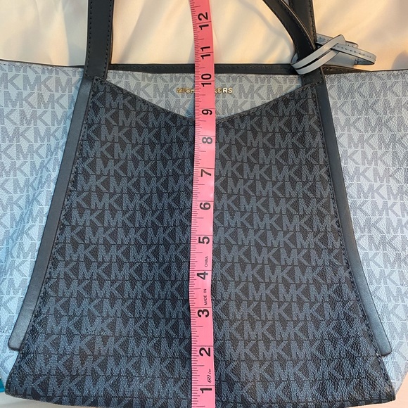 SOLD EUC  MK Michael Kors Signature Two-Tone Totebag - Picture 6 of 10
